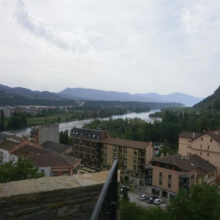 Hostal Pirineos אינסה מראה חיצוני תמונה