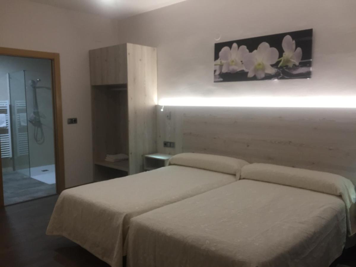 Hostal Pirineos אינסה מראה חיצוני תמונה
