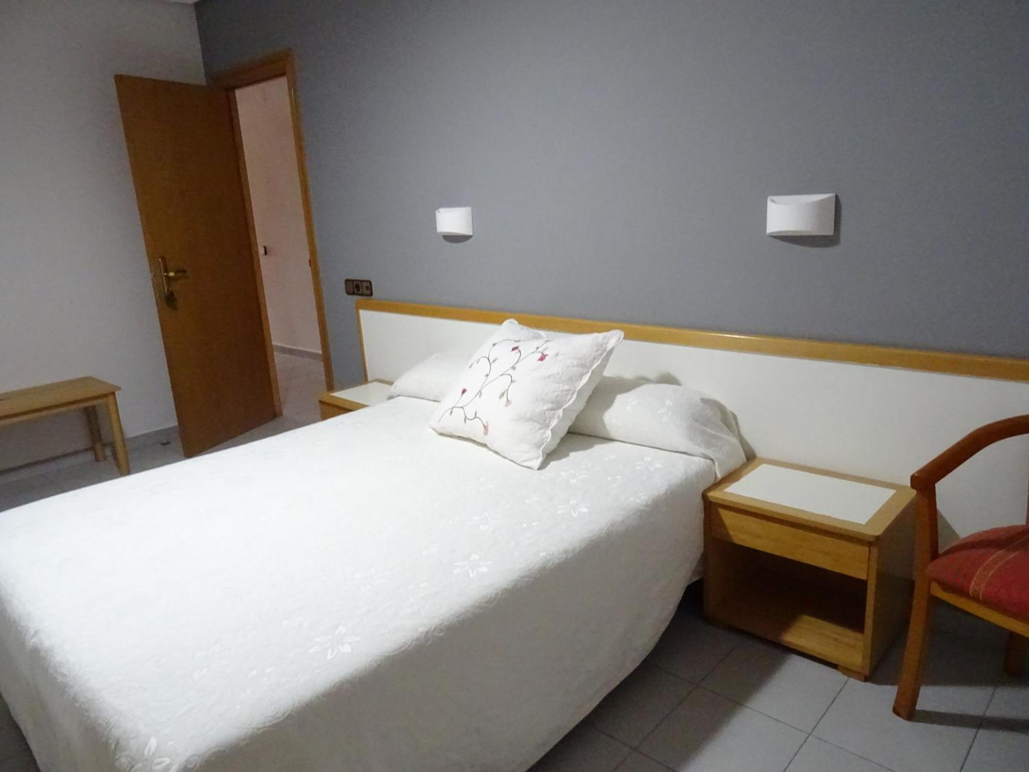 Hostal Pirineos אינסה מראה חיצוני תמונה
