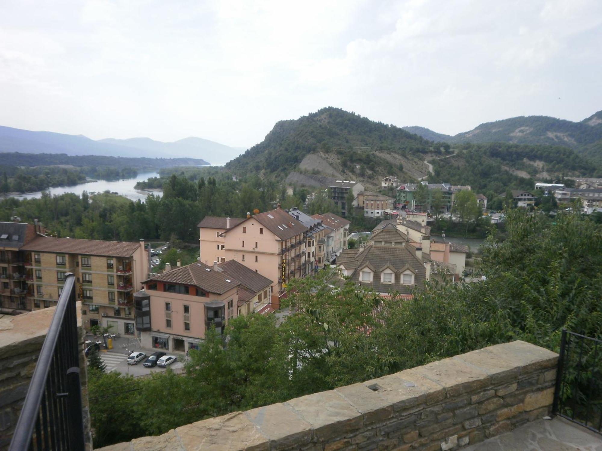 Hostal Pirineos אינסה מראה חיצוני תמונה