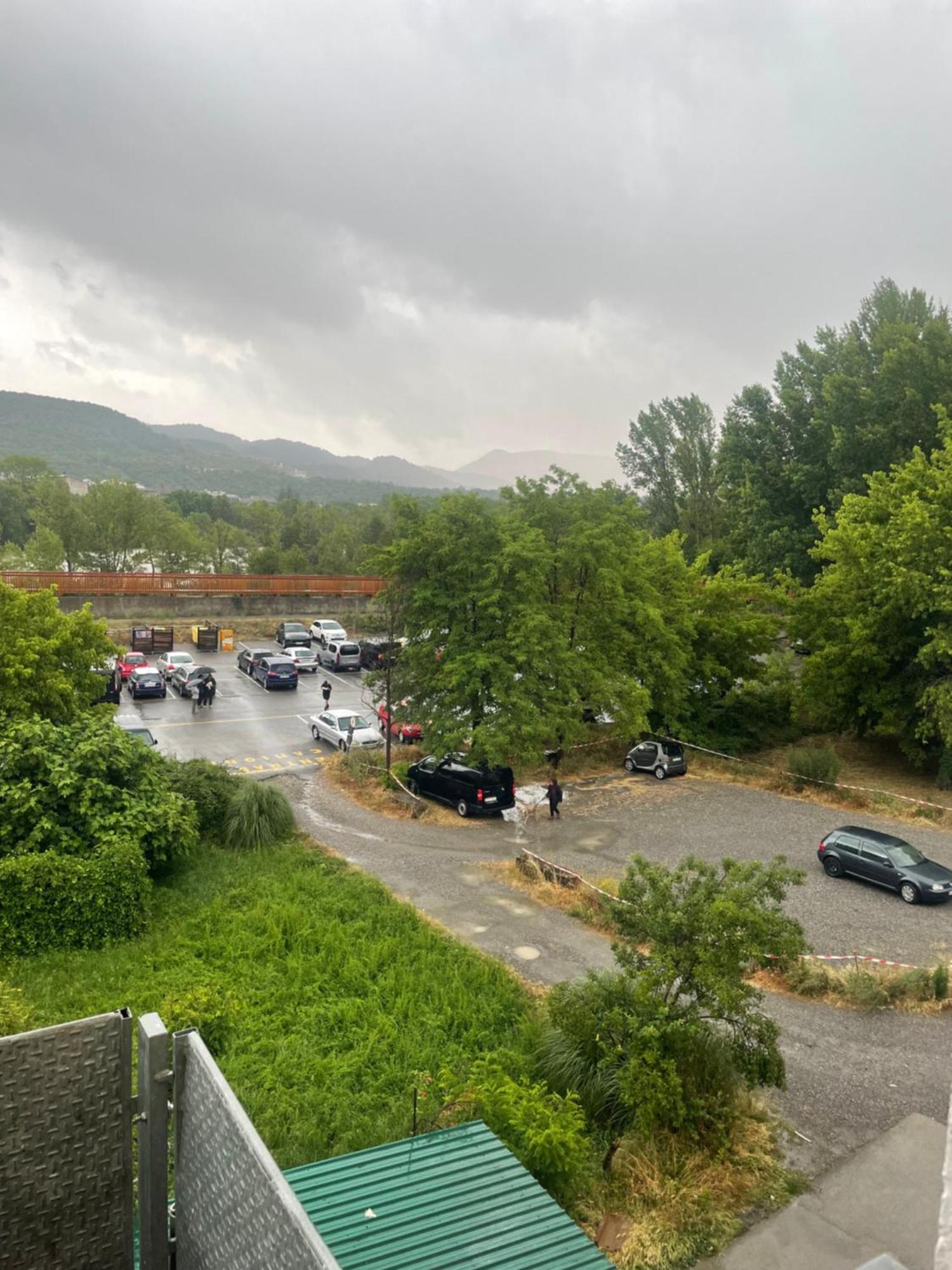 Hostal Pirineos אינסה מראה חיצוני תמונה