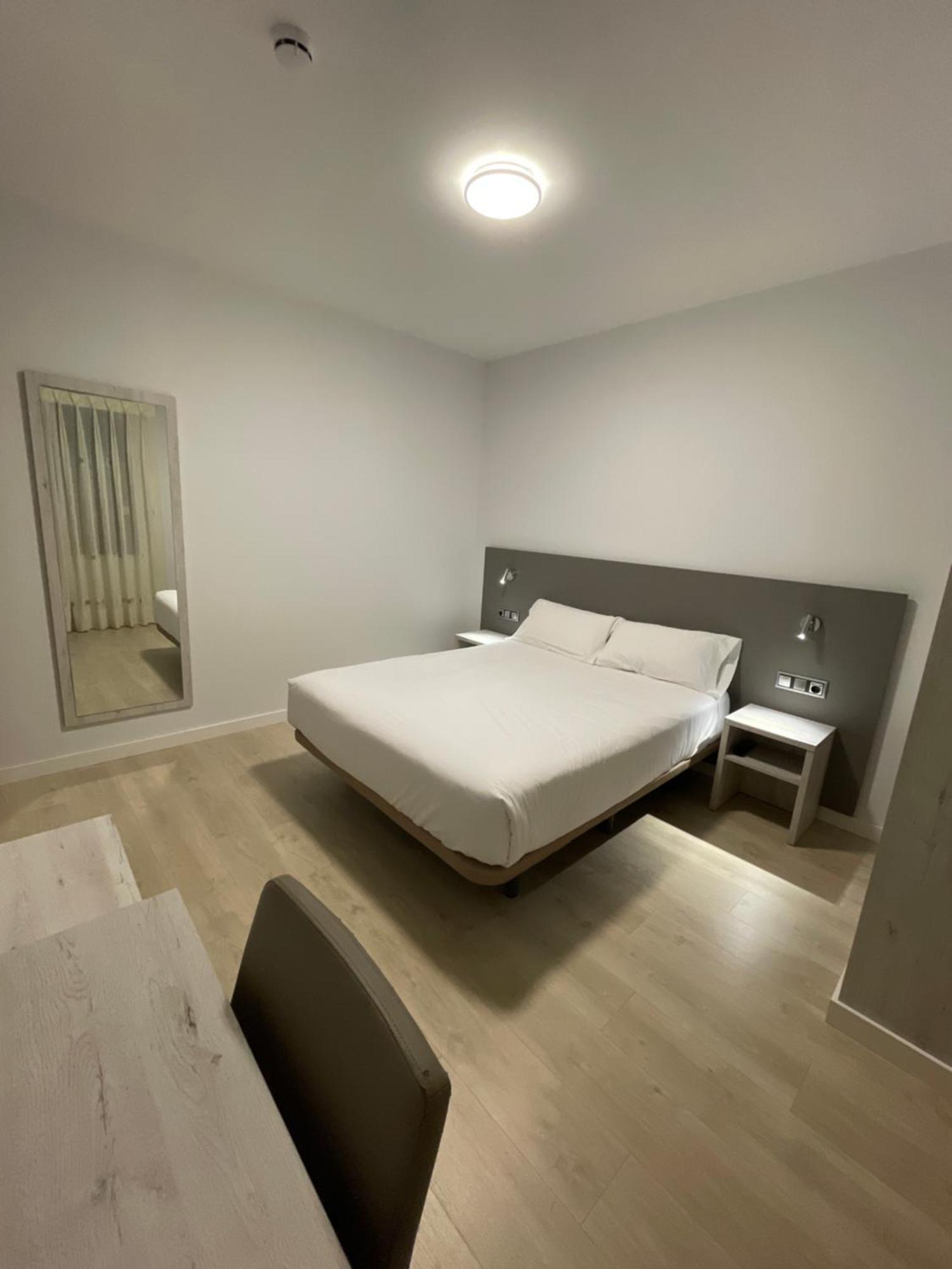 Hostal Pirineos אינסה מראה חיצוני תמונה