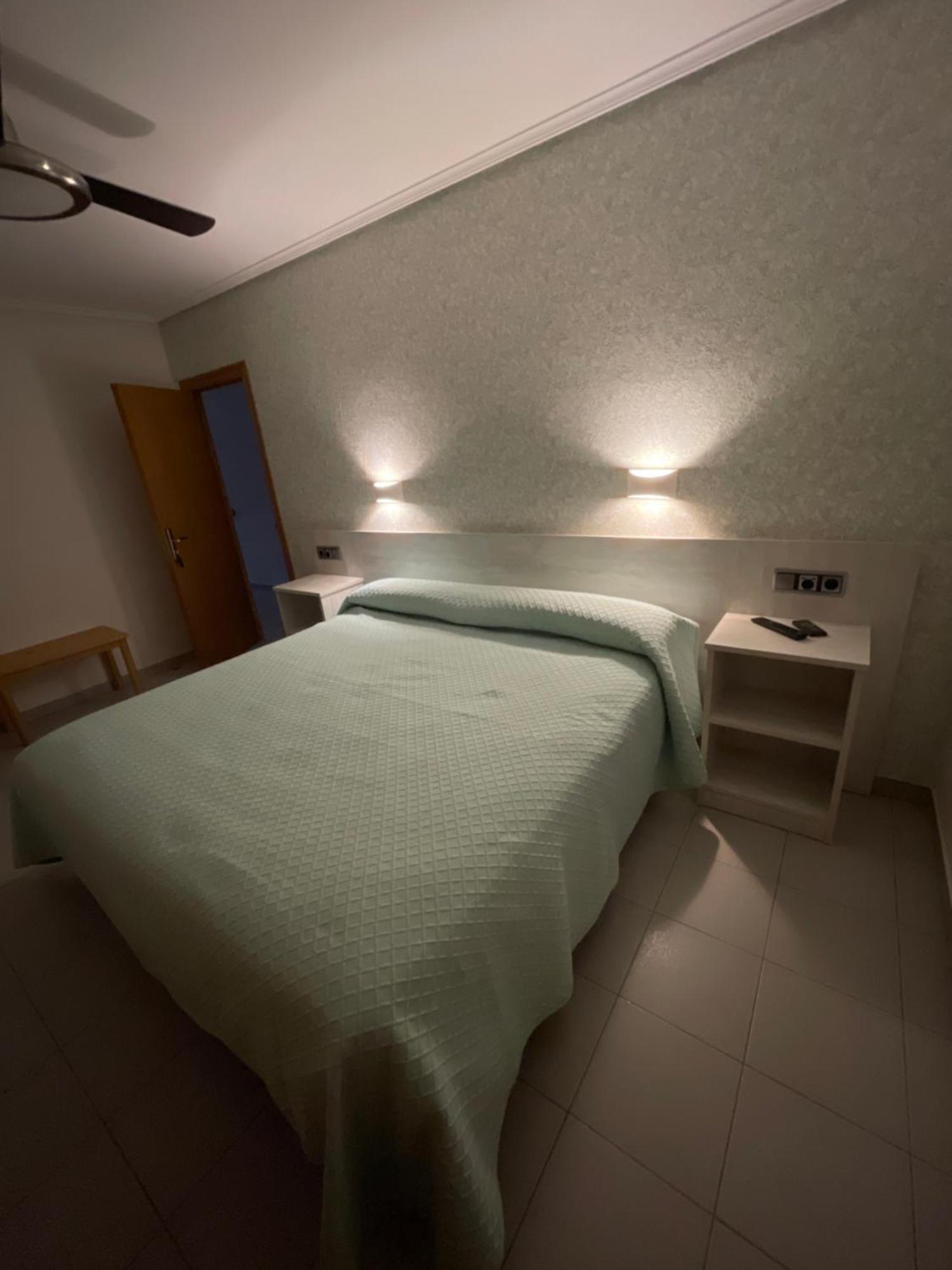 Hostal Pirineos אינסה מראה חיצוני תמונה