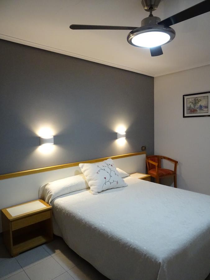 Hostal Pirineos אינסה מראה חיצוני תמונה