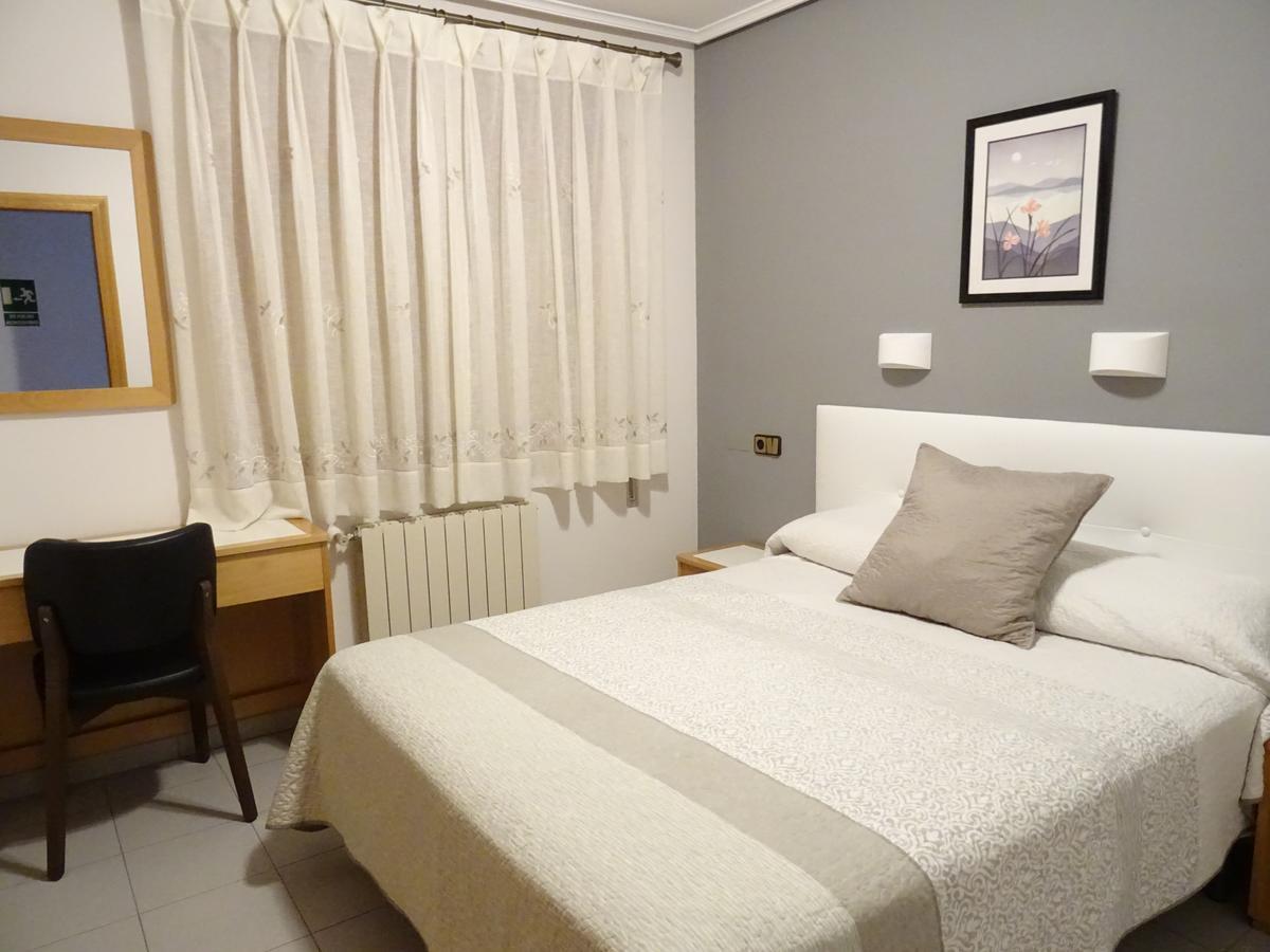 Hostal Pirineos אינסה מראה חיצוני תמונה