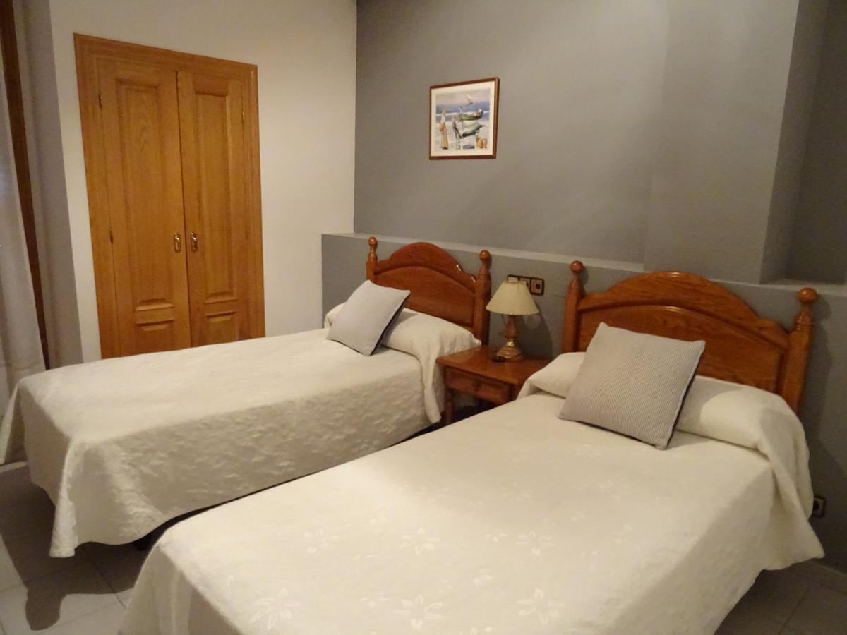 Hostal Pirineos אינסה מראה חיצוני תמונה