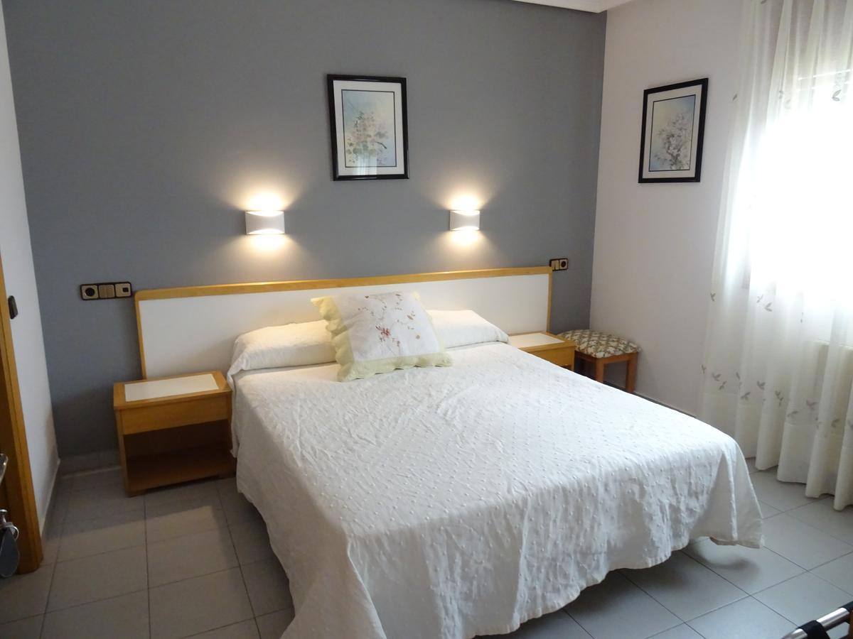 Hostal Pirineos אינסה מראה חיצוני תמונה